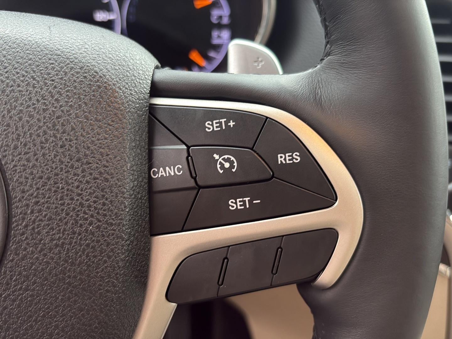 2017 Jeep GRAND CHEROKEE Limited