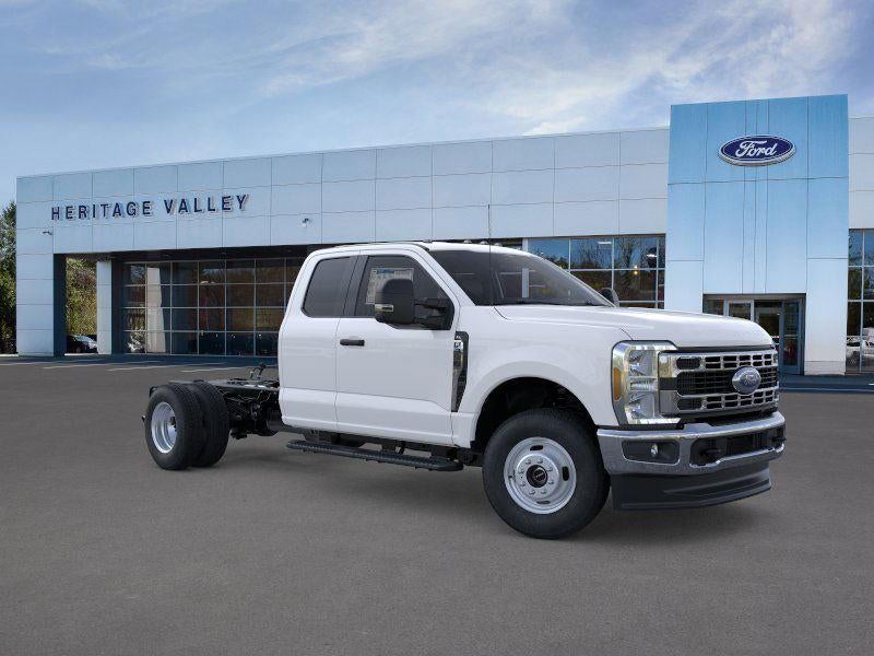 2026 Ford Super Duty F-350 DRW XL