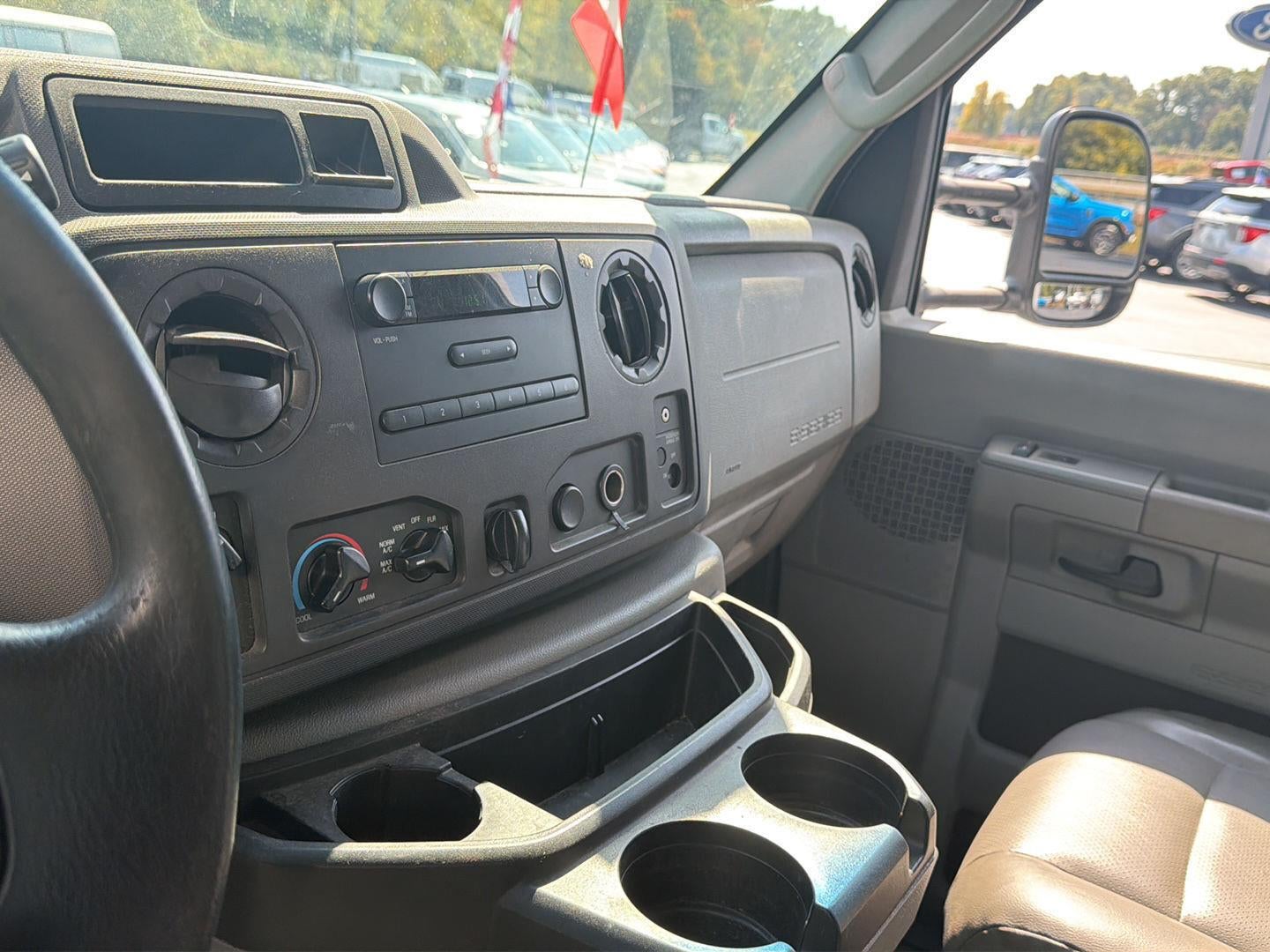 2015 Ford Econoline Commercial Cutaway Base