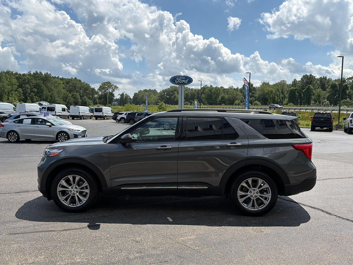 2023 Ford Explorer XLT
