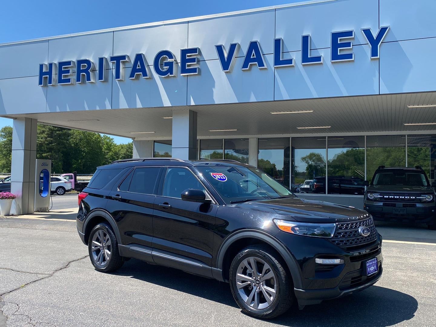 2023 Ford Explorer XLT 4WD's photo