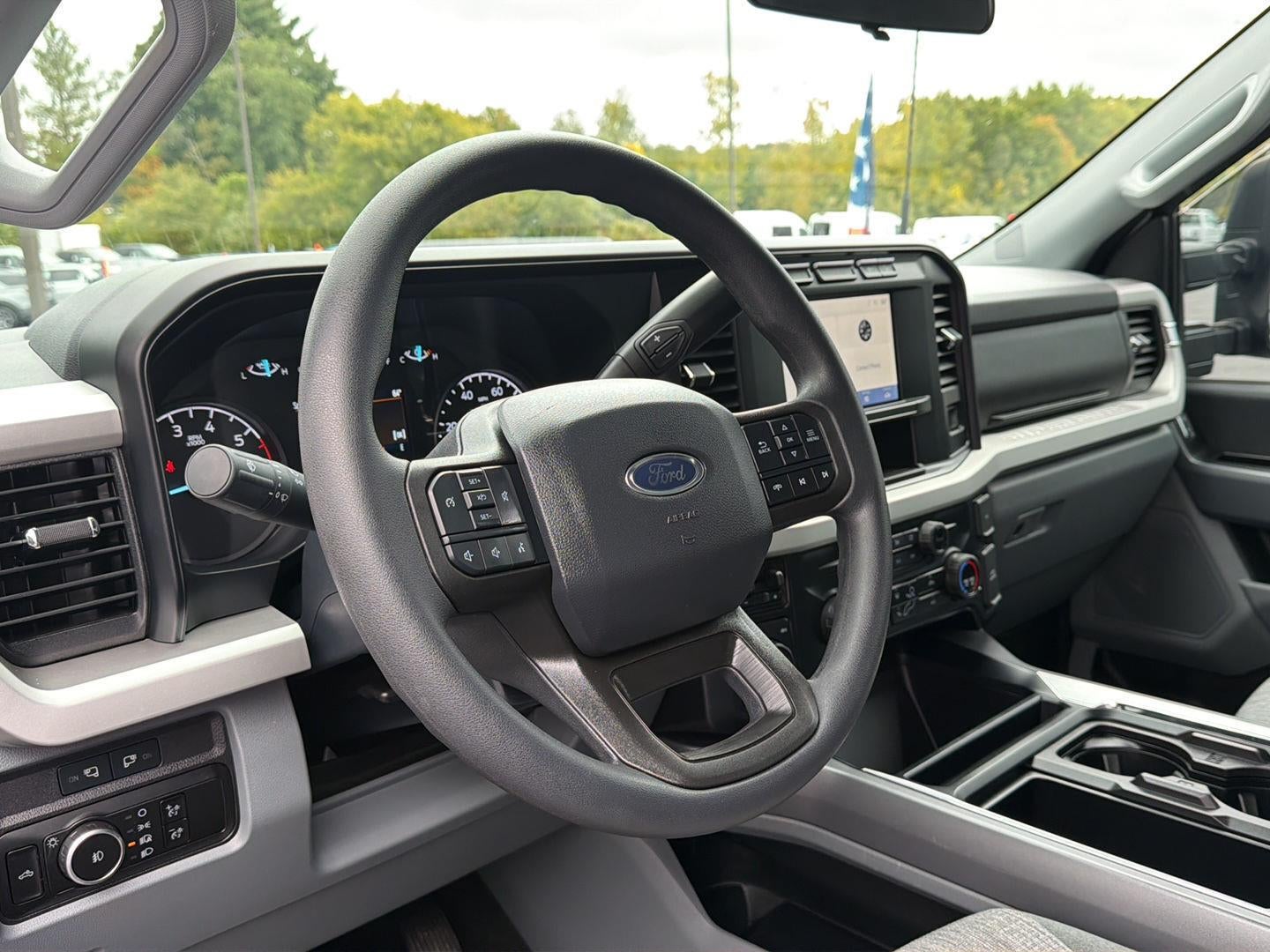 2024 Ford Super Duty F-350 XLT