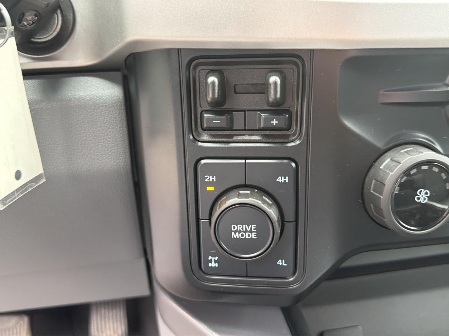 2024 Ford Super Duty F-350 XLT