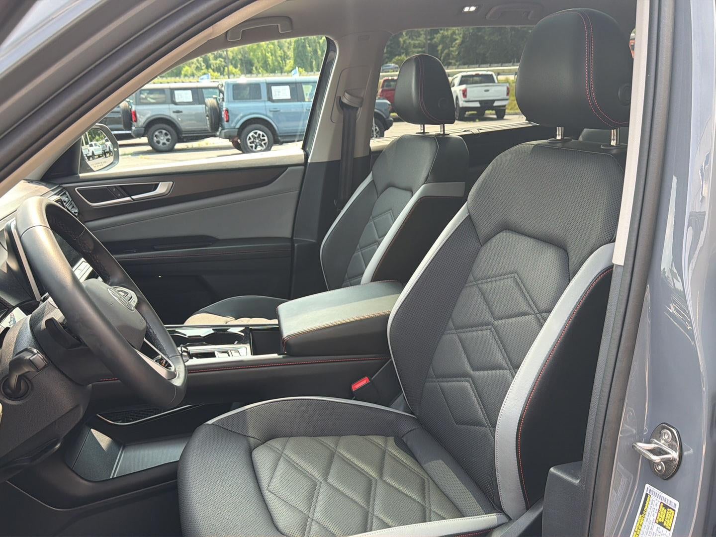 2024 Volkswagen Atlas 2.0T Peak Edition SEL