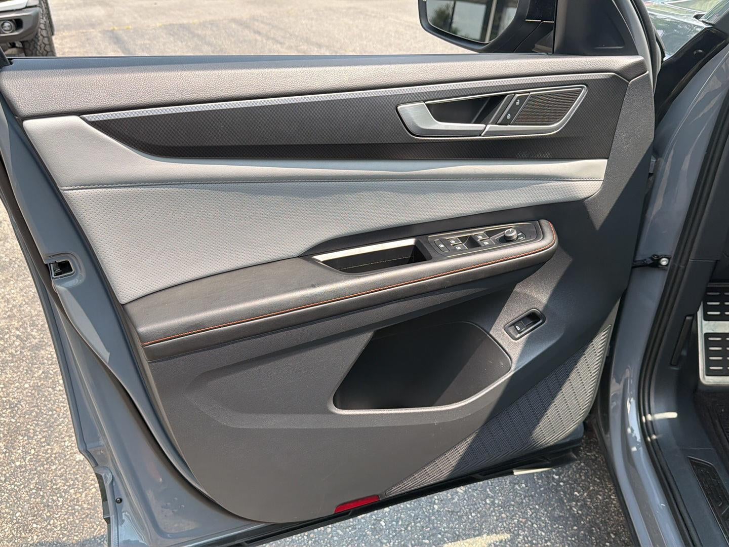 2024 Volkswagen Atlas 2.0T Peak Edition SEL