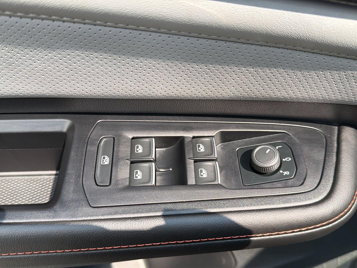 2024 Volkswagen Atlas 2.0T Peak Edition SEL