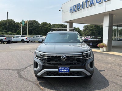 2024 Volkswagen Atlas 2.0T Peak Edition SEL
