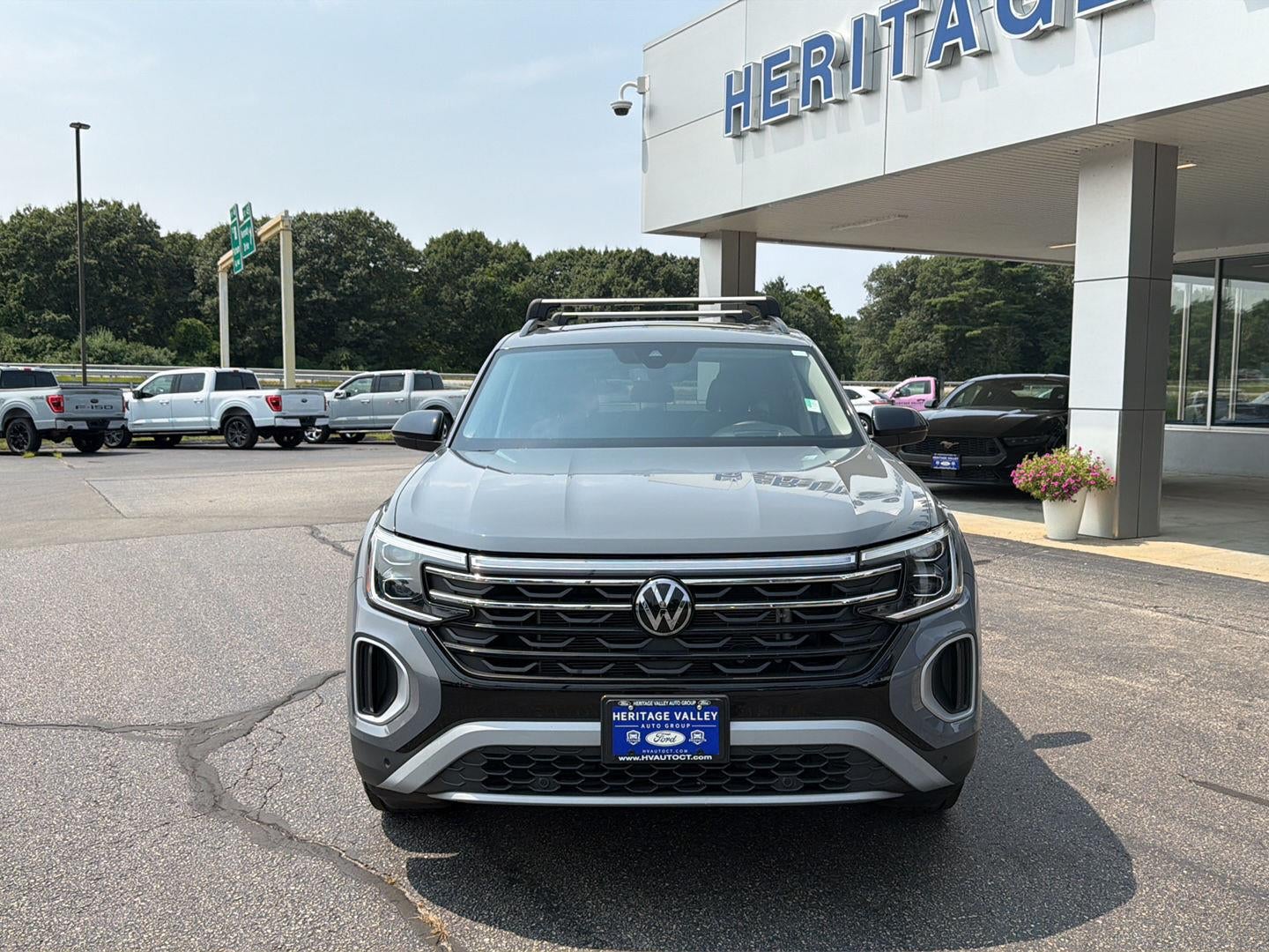 2024 Volkswagen Atlas 2.0T Peak Edition SEL