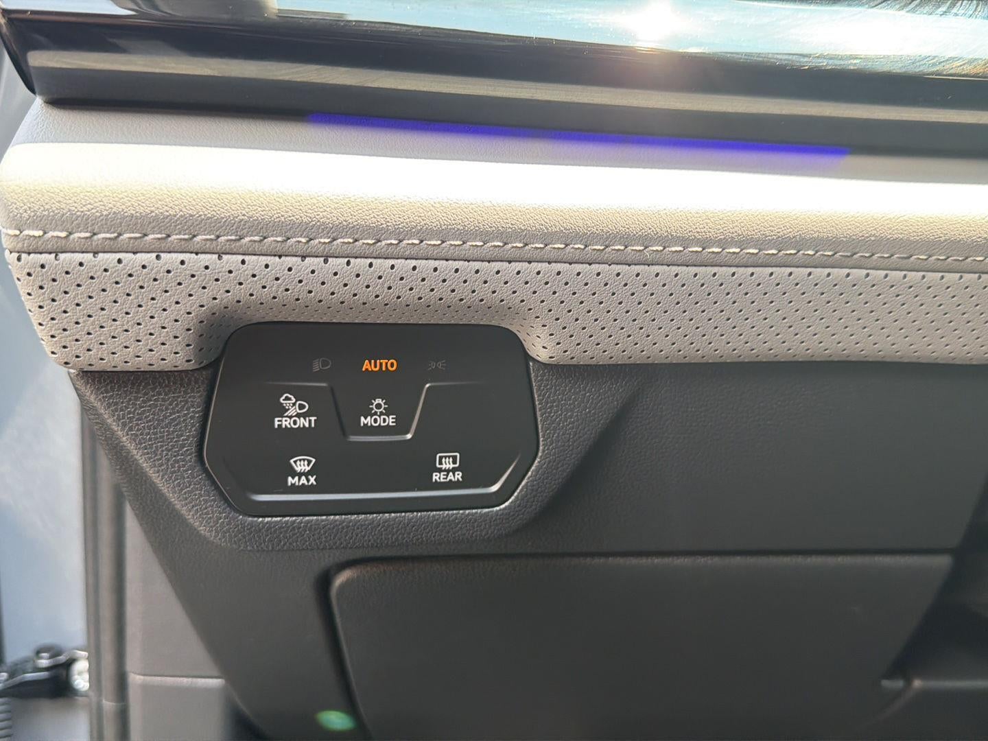 2024 Volkswagen Atlas 2.0T Peak Edition SEL