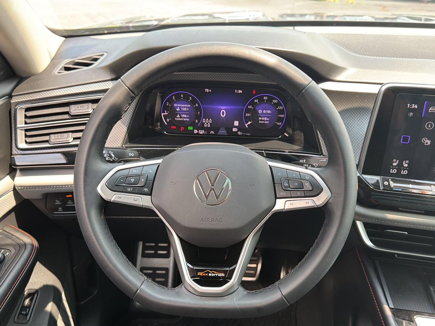 2024 Volkswagen Atlas 2.0T Peak Edition SEL