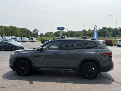 2024 Volkswagen Atlas 2.0T Peak Edition SEL