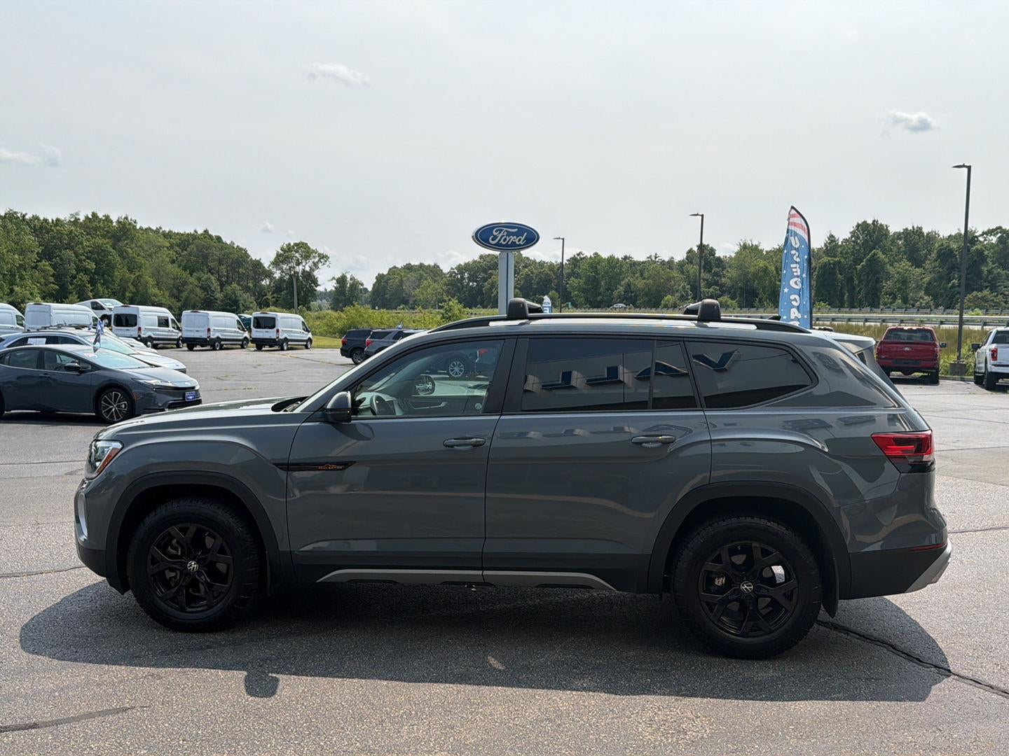 2024 Volkswagen Atlas 2.0T Peak Edition SEL