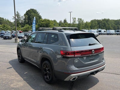 2024 Volkswagen Atlas 2.0T Peak Edition SEL
