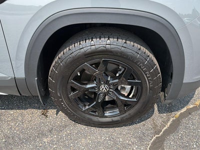 2024 Volkswagen Atlas 2.0T Peak Edition SEL