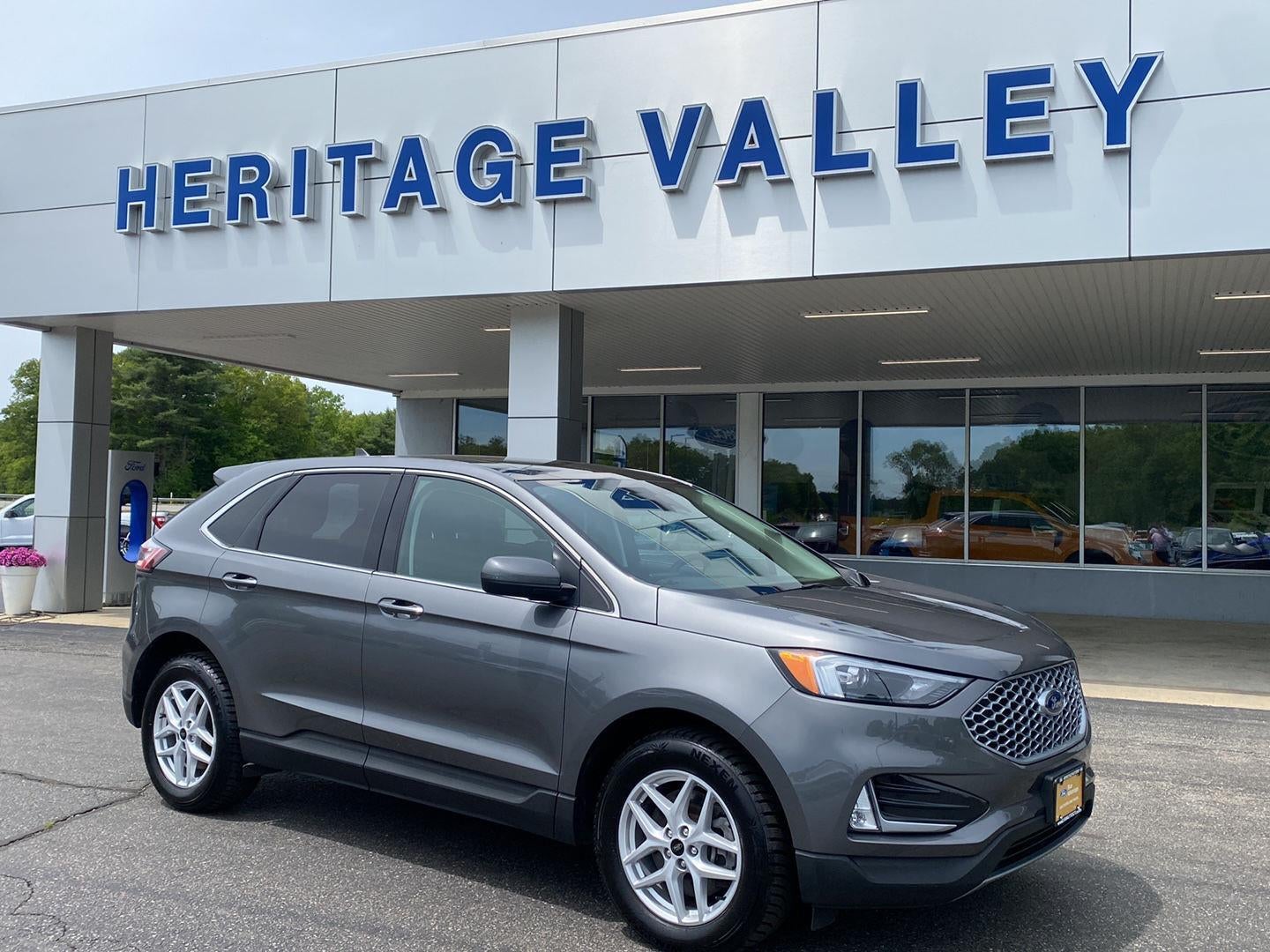 2023 Ford Edge SEL AWD's photo