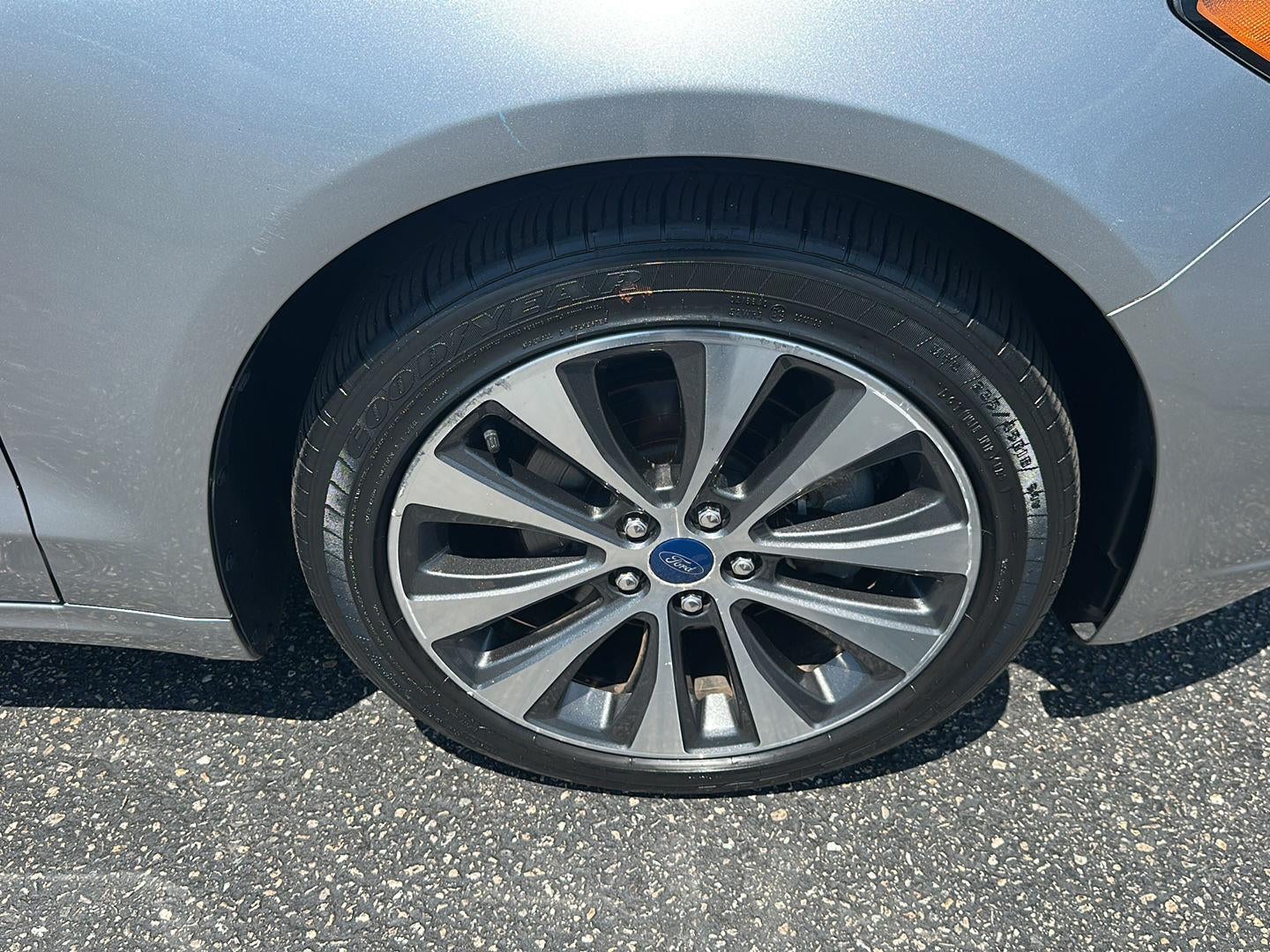2020 Ford Fusion SE