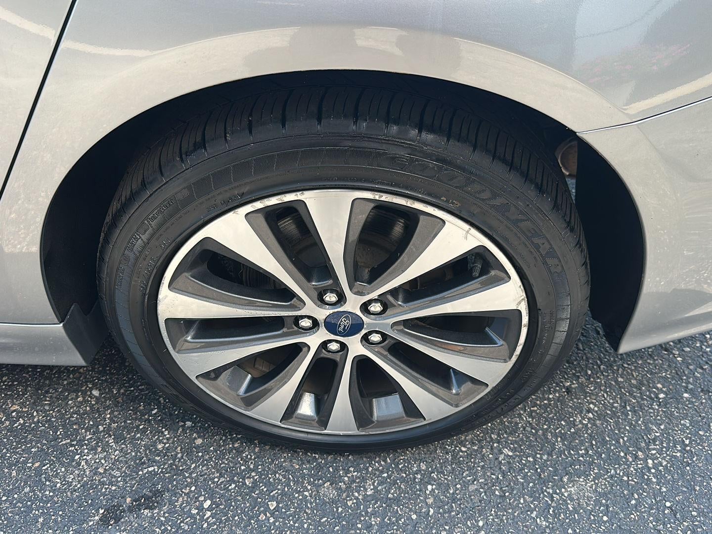 2020 Ford Fusion SE