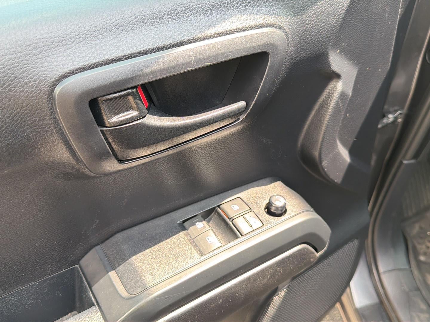 2019 Toyota Tacoma SR