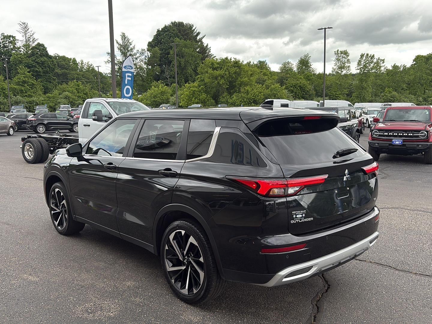 2024 Mitsubishi Outlander SE