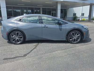2025 Toyota Prius XLE