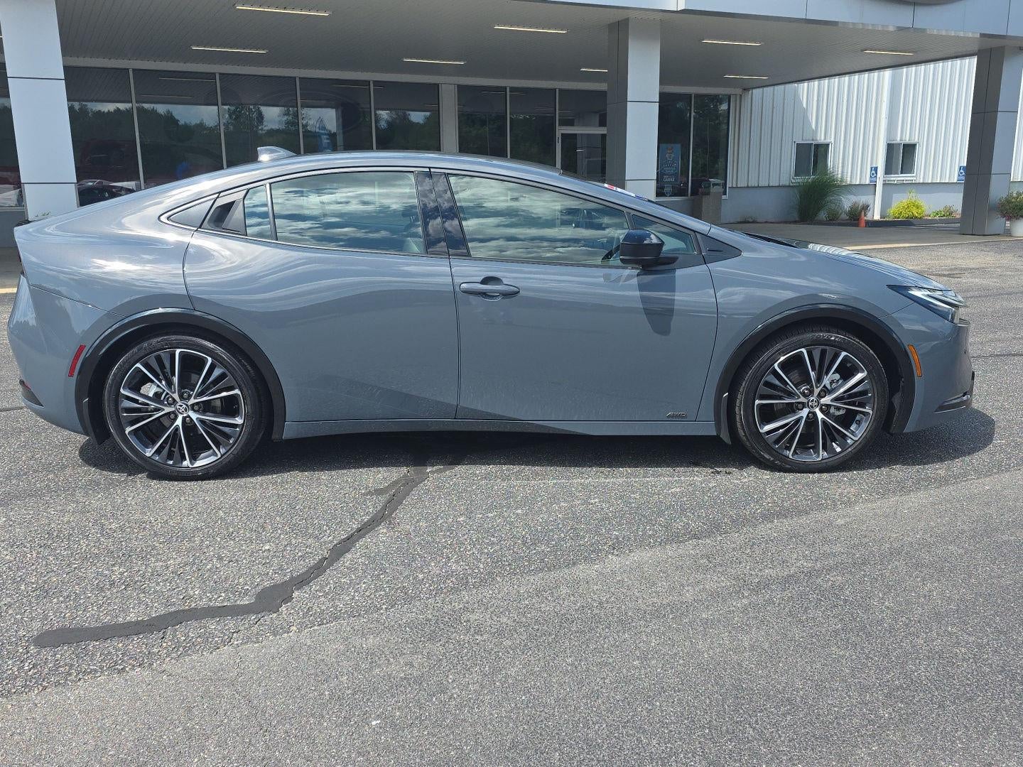 2025 Toyota Prius XLE